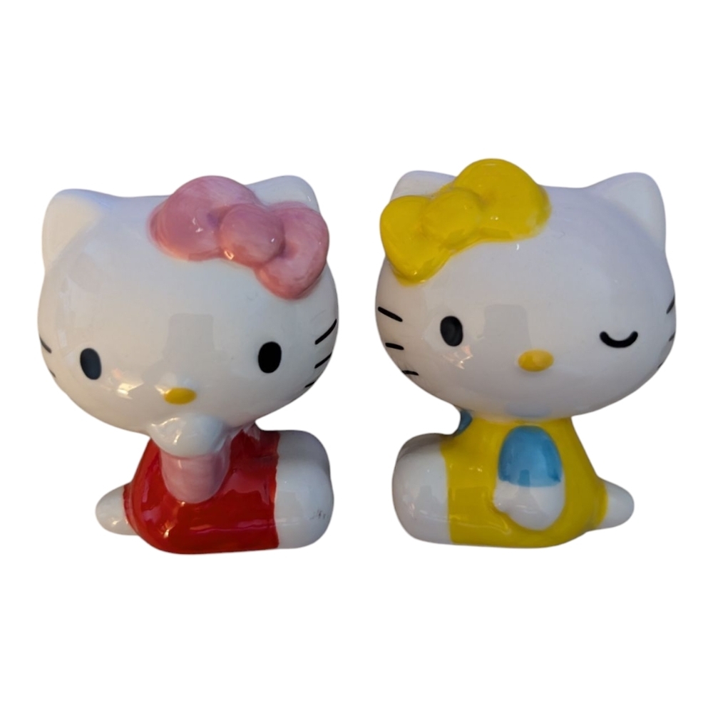 Hello Kitty Salt & Pepper Shakers